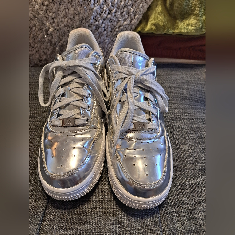Nike Air Force 1s sz8 women metallic silver